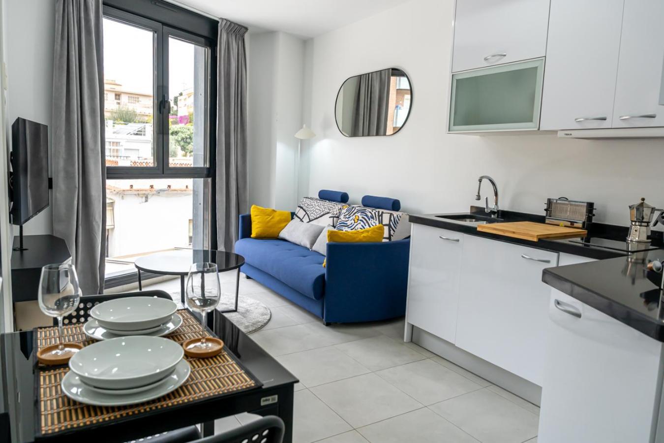 Modern Wave Escape Apartment With Private Parking And Rooftop Pool By Namaste Elite Torremolinos Exteriör bild